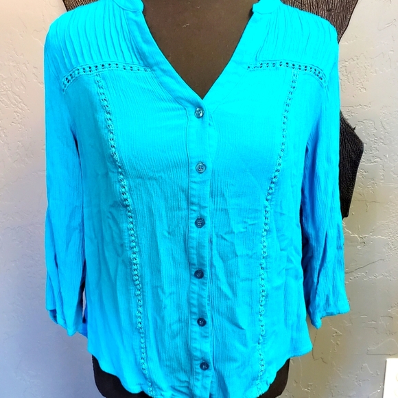 I.N. Studio Women’s Blue Size: Petite Medium roll tab Sleeve Button Front Blouse - Picture 1 of 5